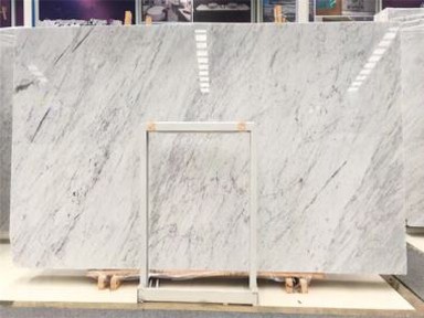 Mramorová dlažba Bianco Carrara