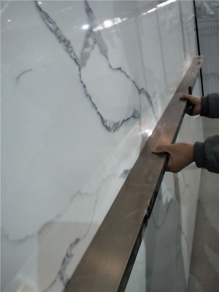Alaska calacatta white quartz for countertop