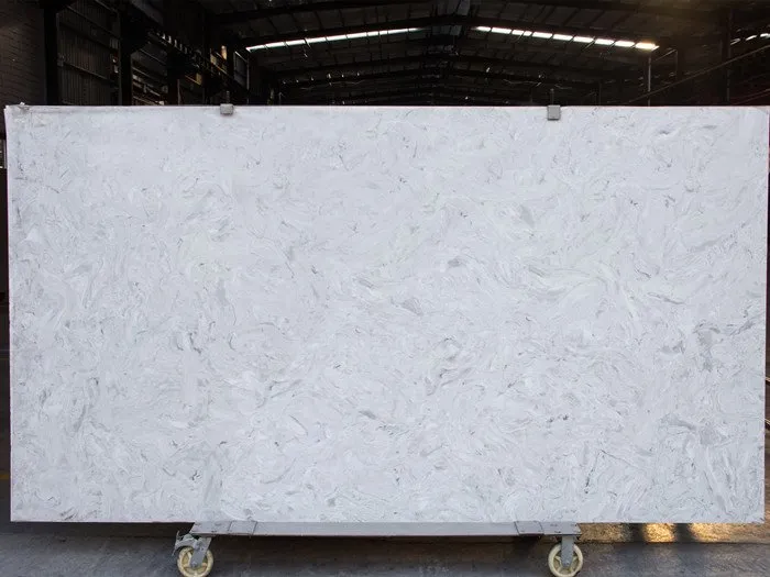 Biely fúzny leštený kremeň