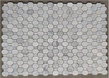 Mozaikové dlaždice z bieleho mramoru Carrara