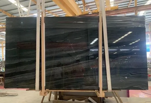 Čierny fúzny mramor