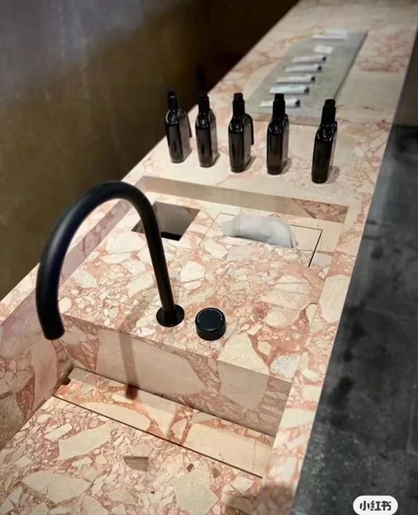 Breccia Perniche mramor