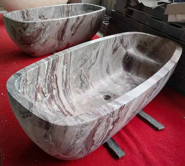 Vaňa z červeného mramoru