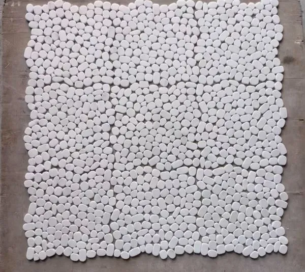 Biele kamienkové mozaikové dlaždice